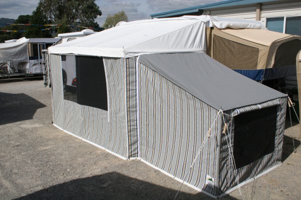Bag Awning with Walls with Cubby